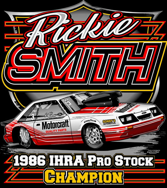 NEW FOR 2026 – RICKIE SMITH 1986 MUSTANG T-SHIRT | IHRA MOUNTAIN MOTOR PRO STOCK CHAMPIONSHIP EDITION